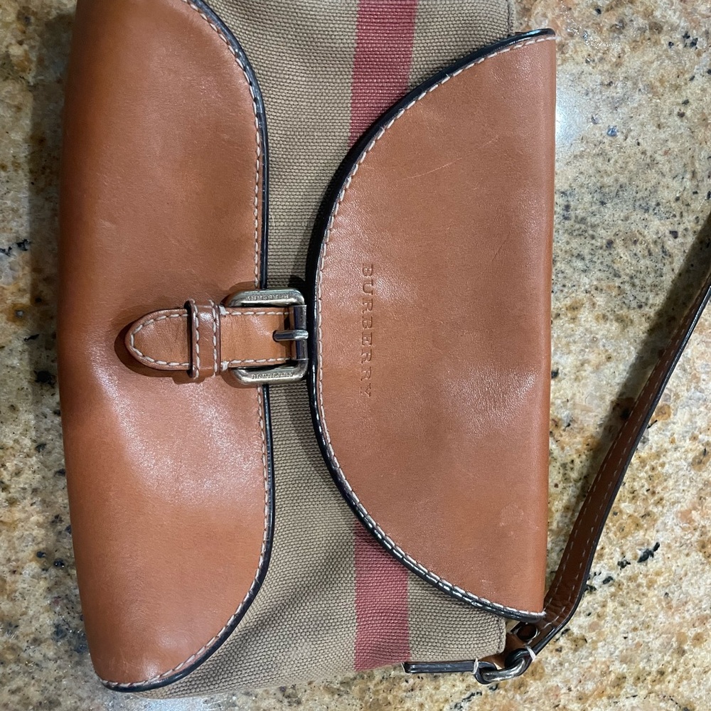 Burberry crossbody purse
